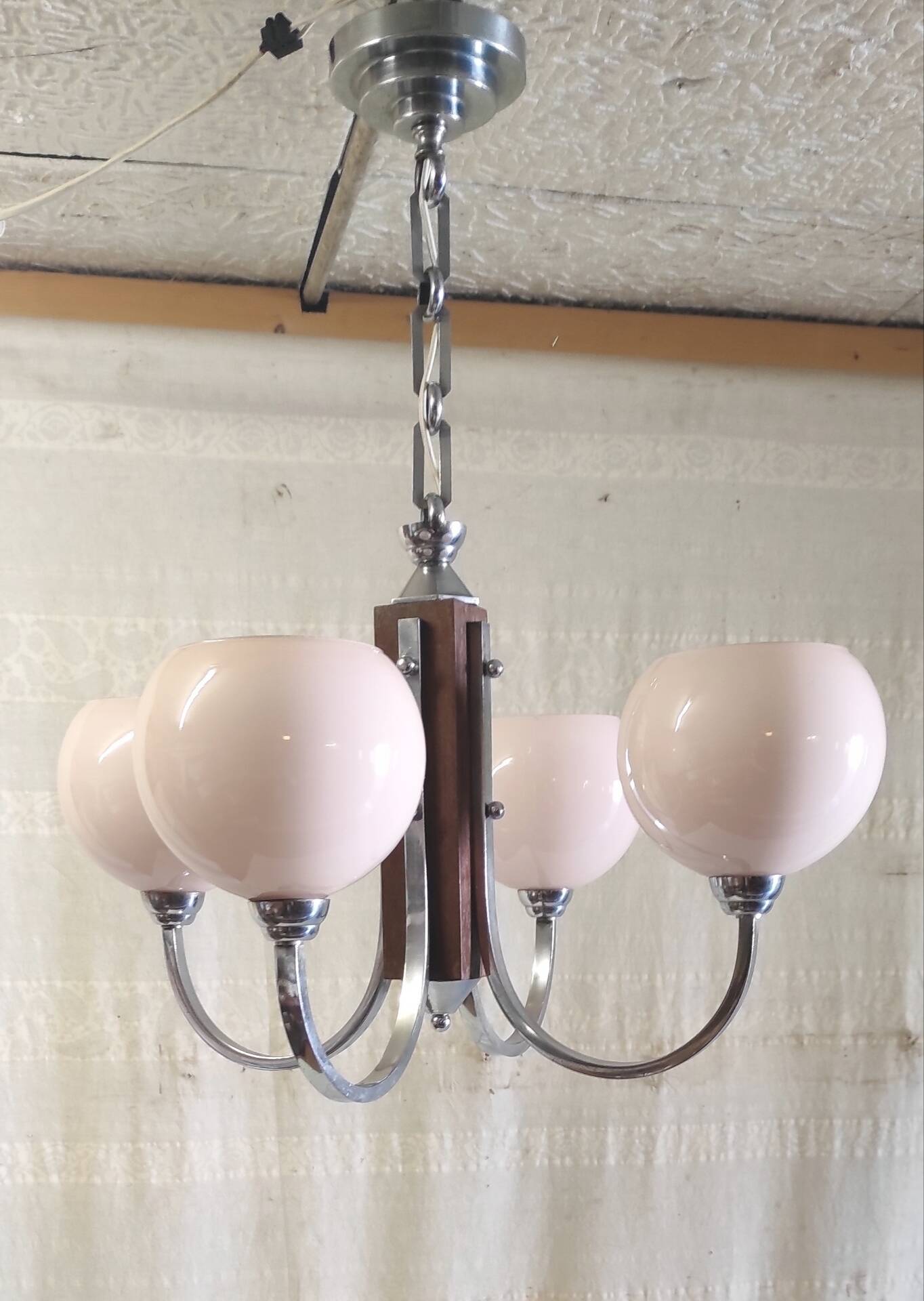 Art Deco chandelier with 4 lights in chrome metal and opaline - 1940s/50s