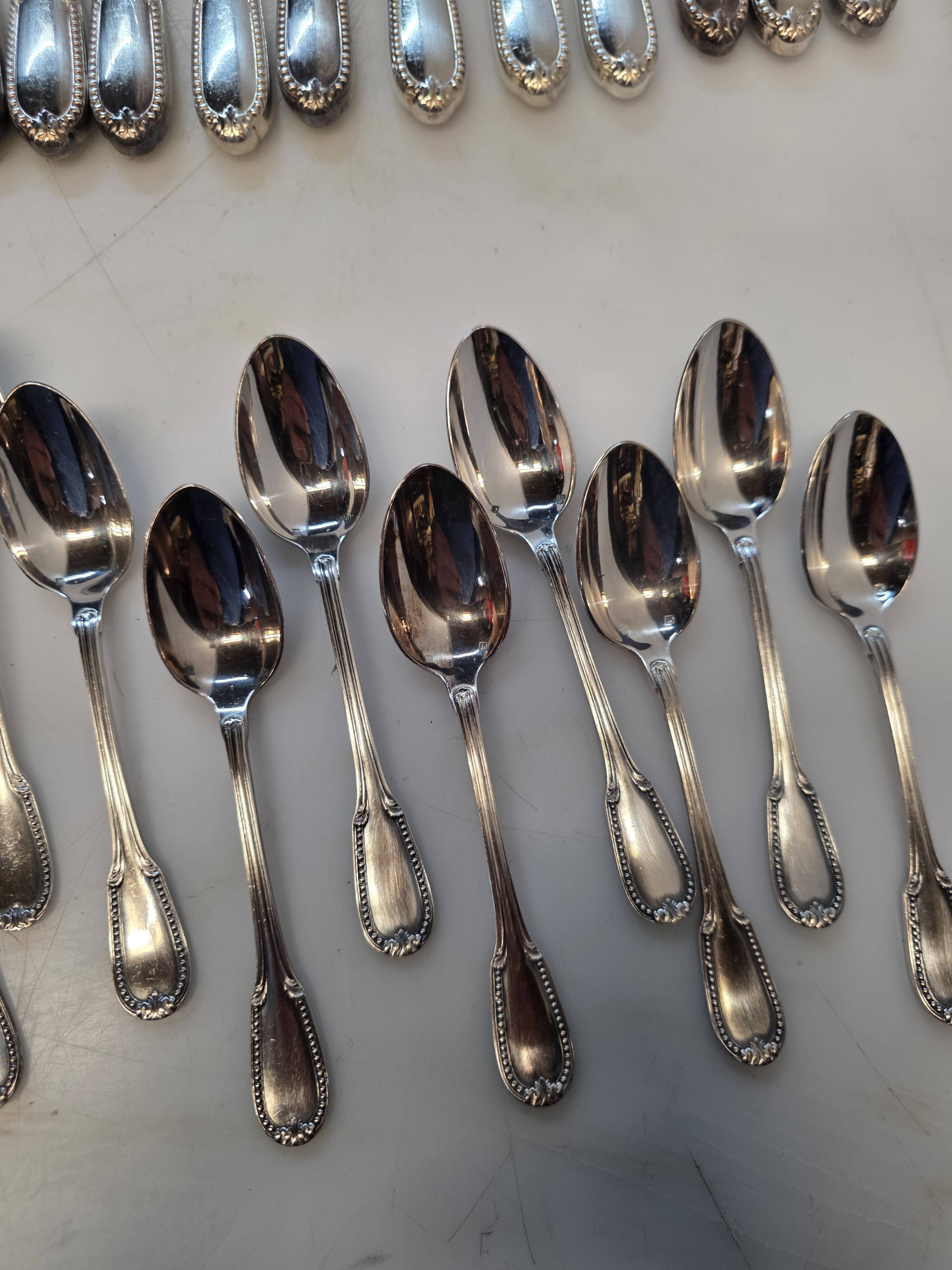 Ménagère 72 pièces en métal argenté 100  Saint-Médard, avec coffret