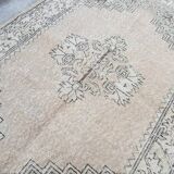 Petit grand tapis floral vintage