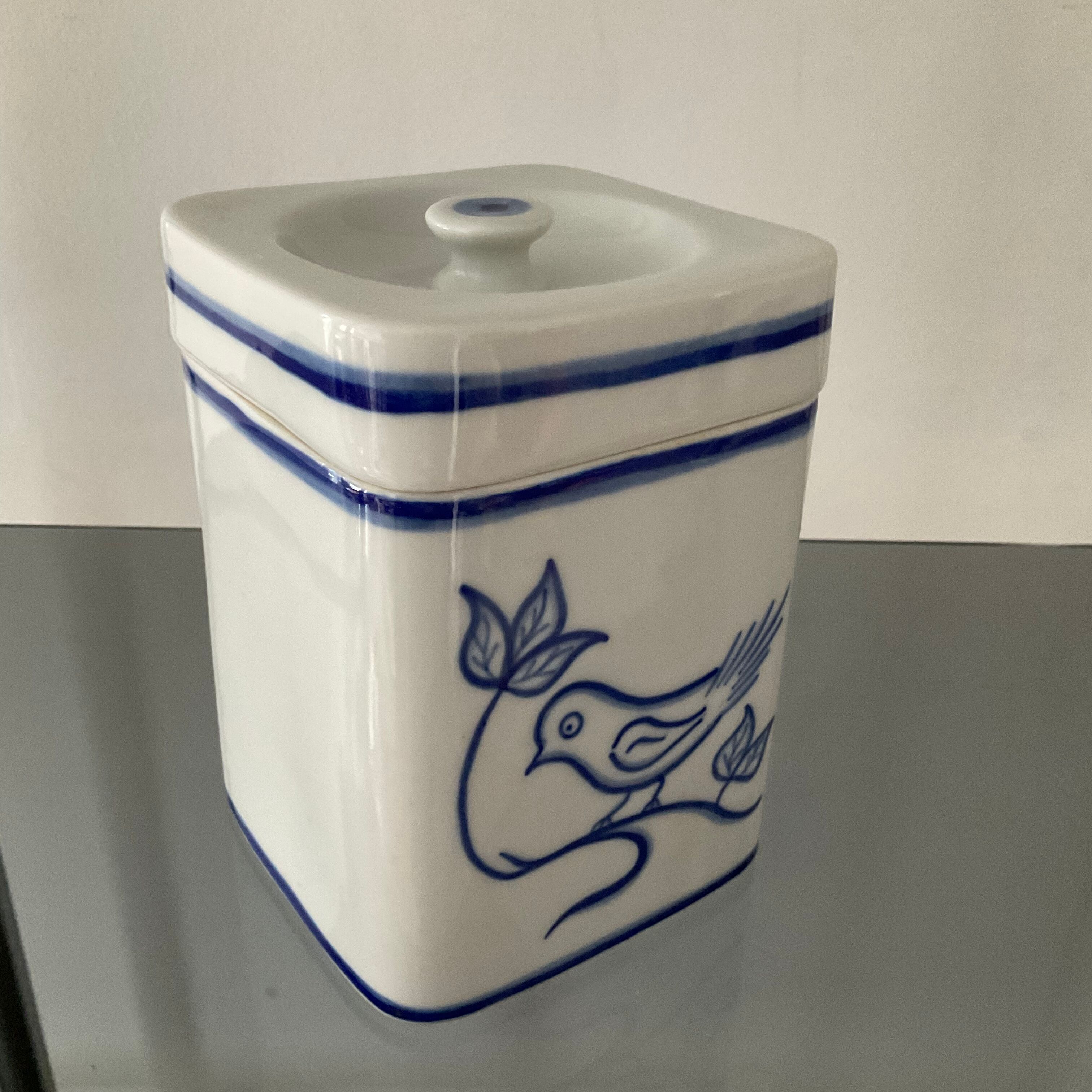 Vintage porcelain pot 70s