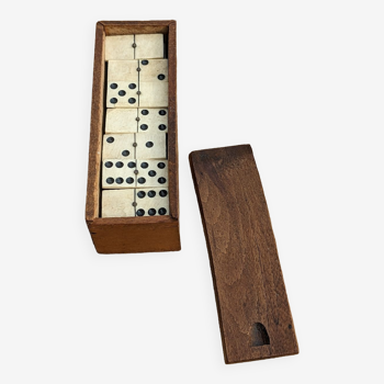 Game of dominoes early 20th century