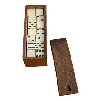 Game of dominoes early 20th century