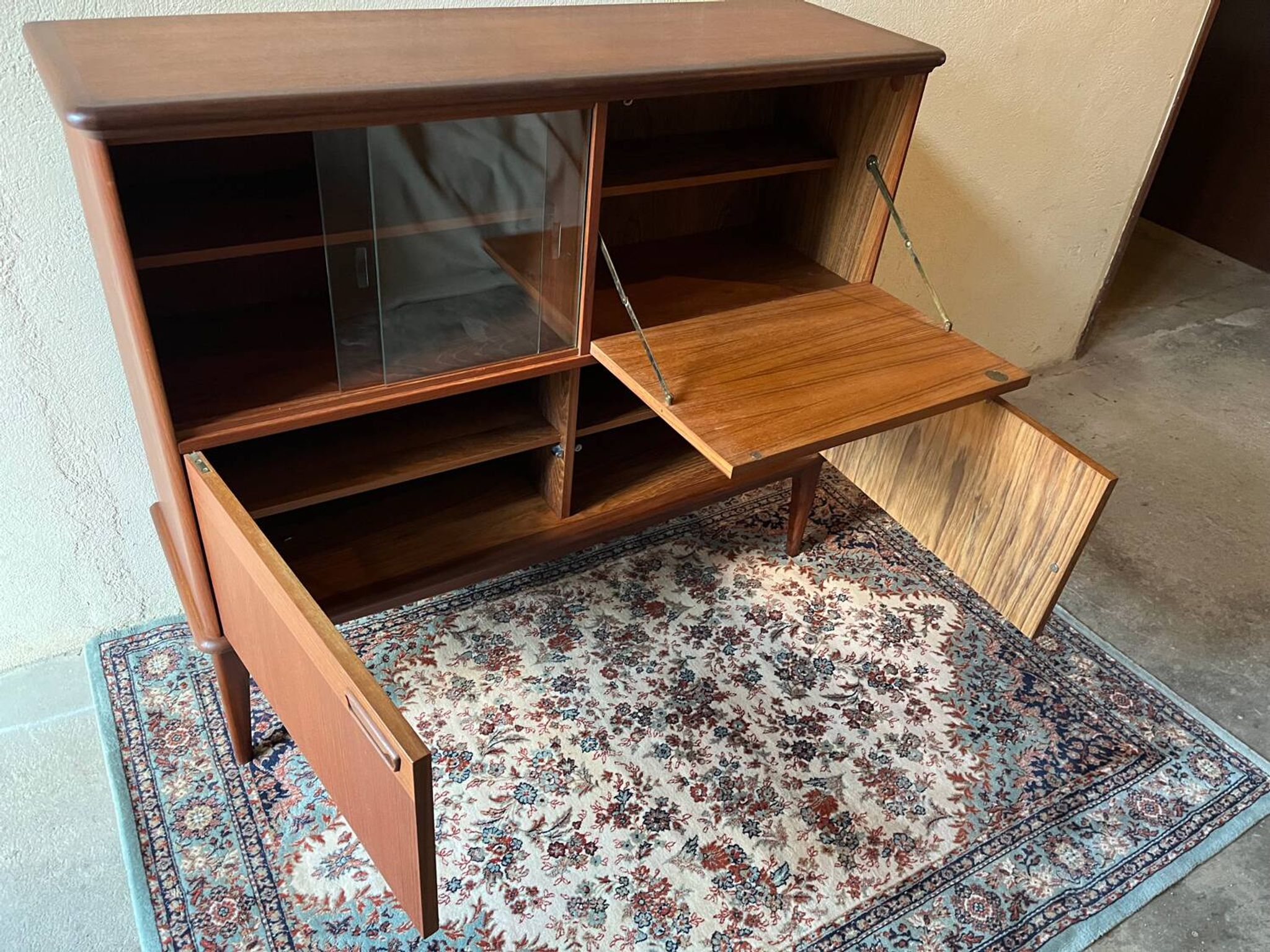 Meuble bar scandinave en teck année 60