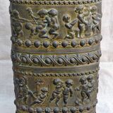 UMBRELLA HOLDER in copper with decoration in repelled CHERUBIN PUTTI ANGELOT, copperware XIX th century