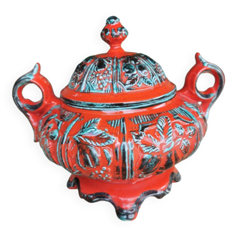 Small tureen