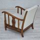 Années 1950, design scandinave, fauteuil retapissé, tissu blanc/gris clair, chêne.