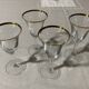 4 verres à pied à apéritif à liseré doré en verre soufflé