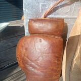 Leather punching-ball set and vintage gloves