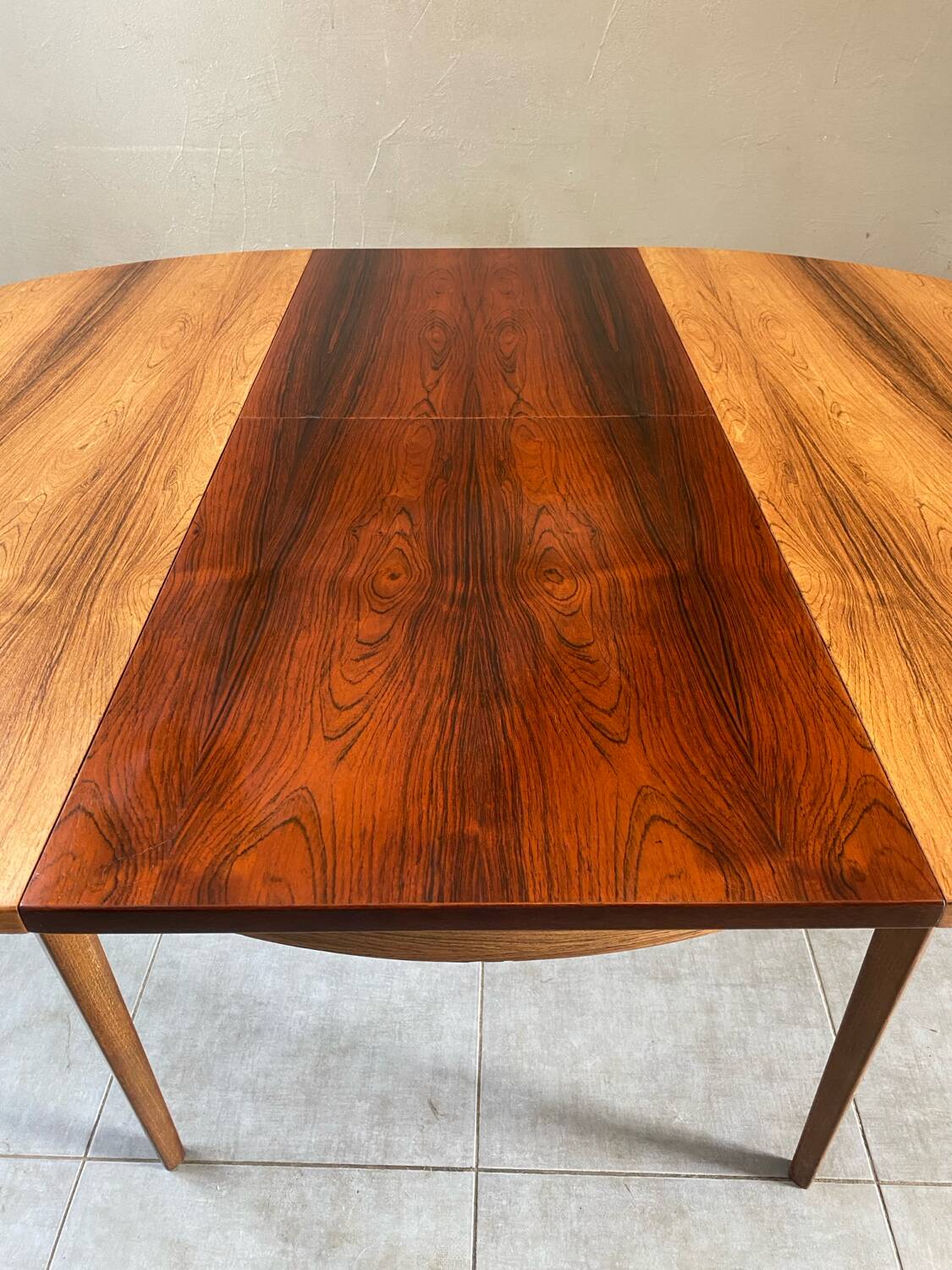 Vintage rosewood round table