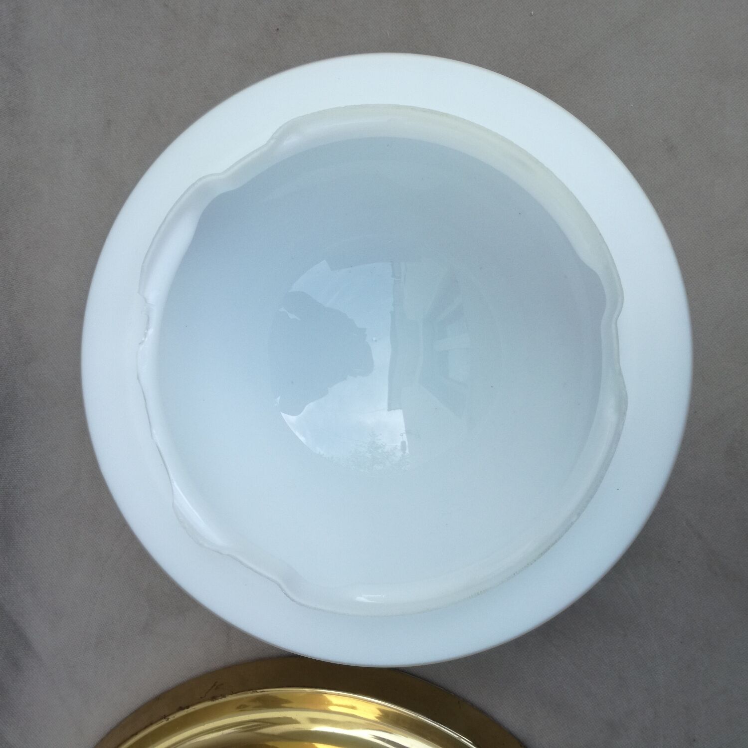 Ceiling lamp in brass and opaline glass Ø30