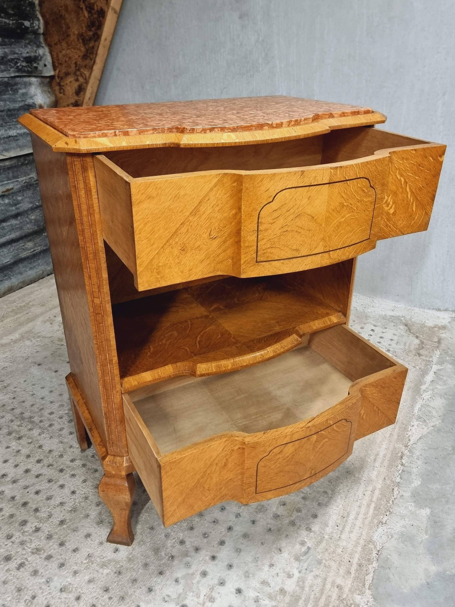 Antique Art Deco chest of drawers 86 x 110 cm