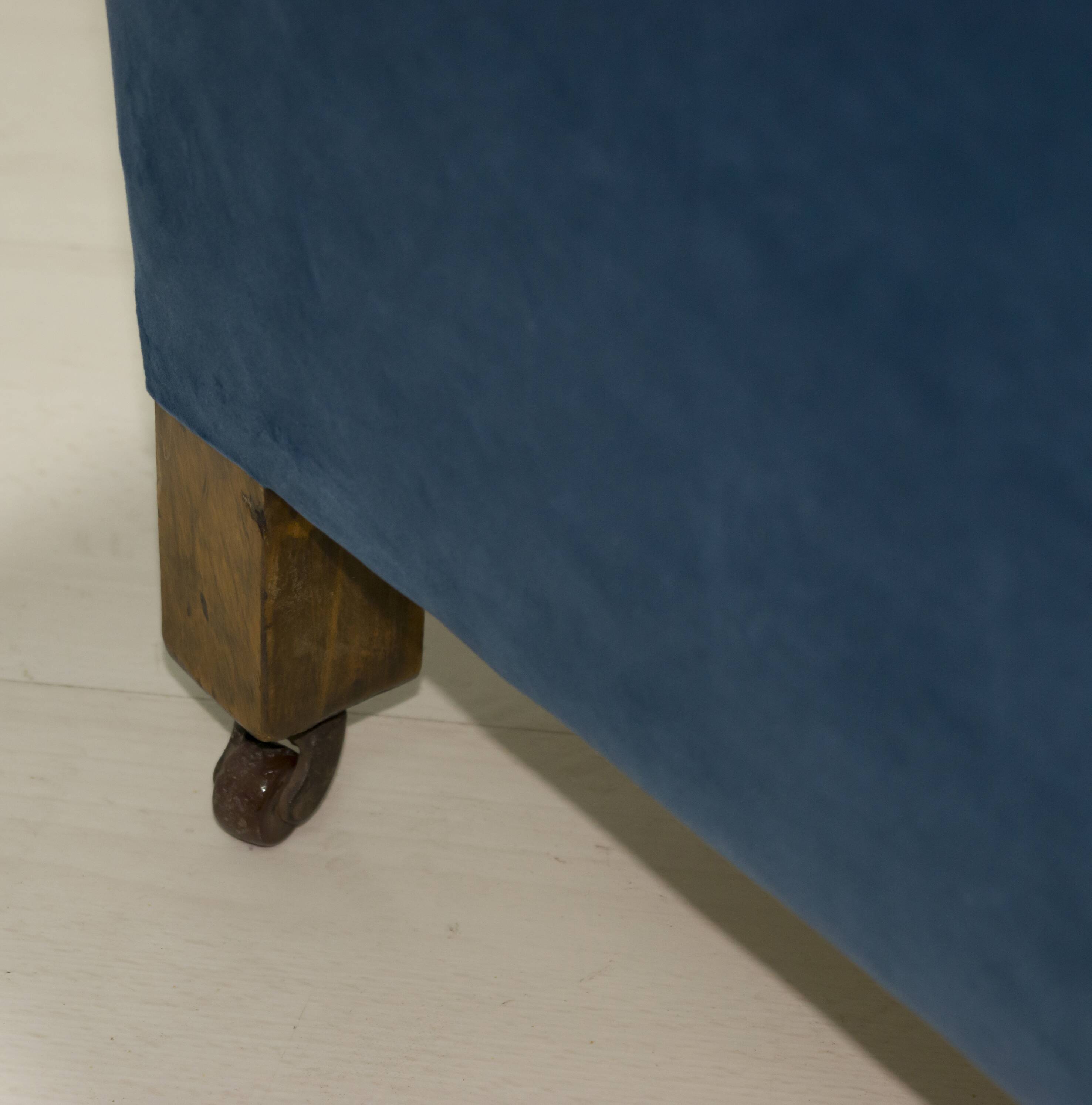 Pair of 19th Century Neo Renaissance Oak and Blue Velvet Italian Armchairs