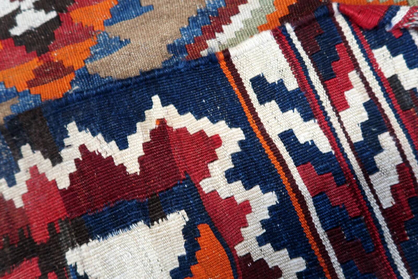 Handmade antique Persian Ardabil kilim rug 137 x 198 cm, 1930s