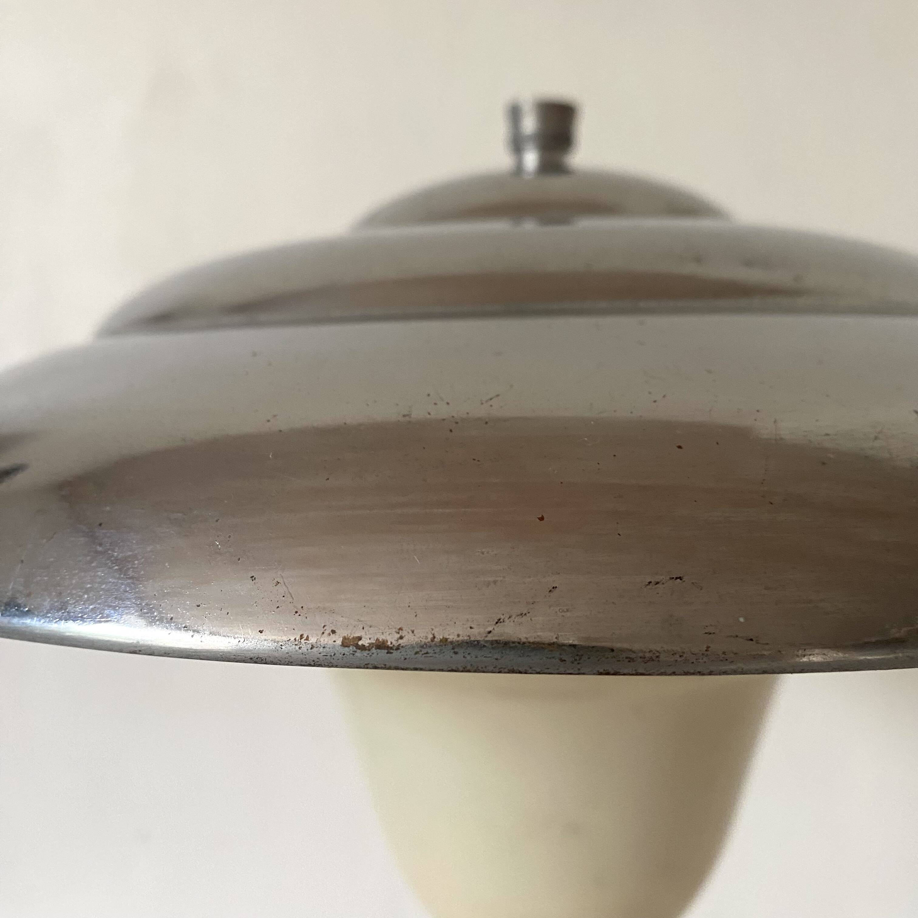 Lampe champignon art déco en bakélite et chrome