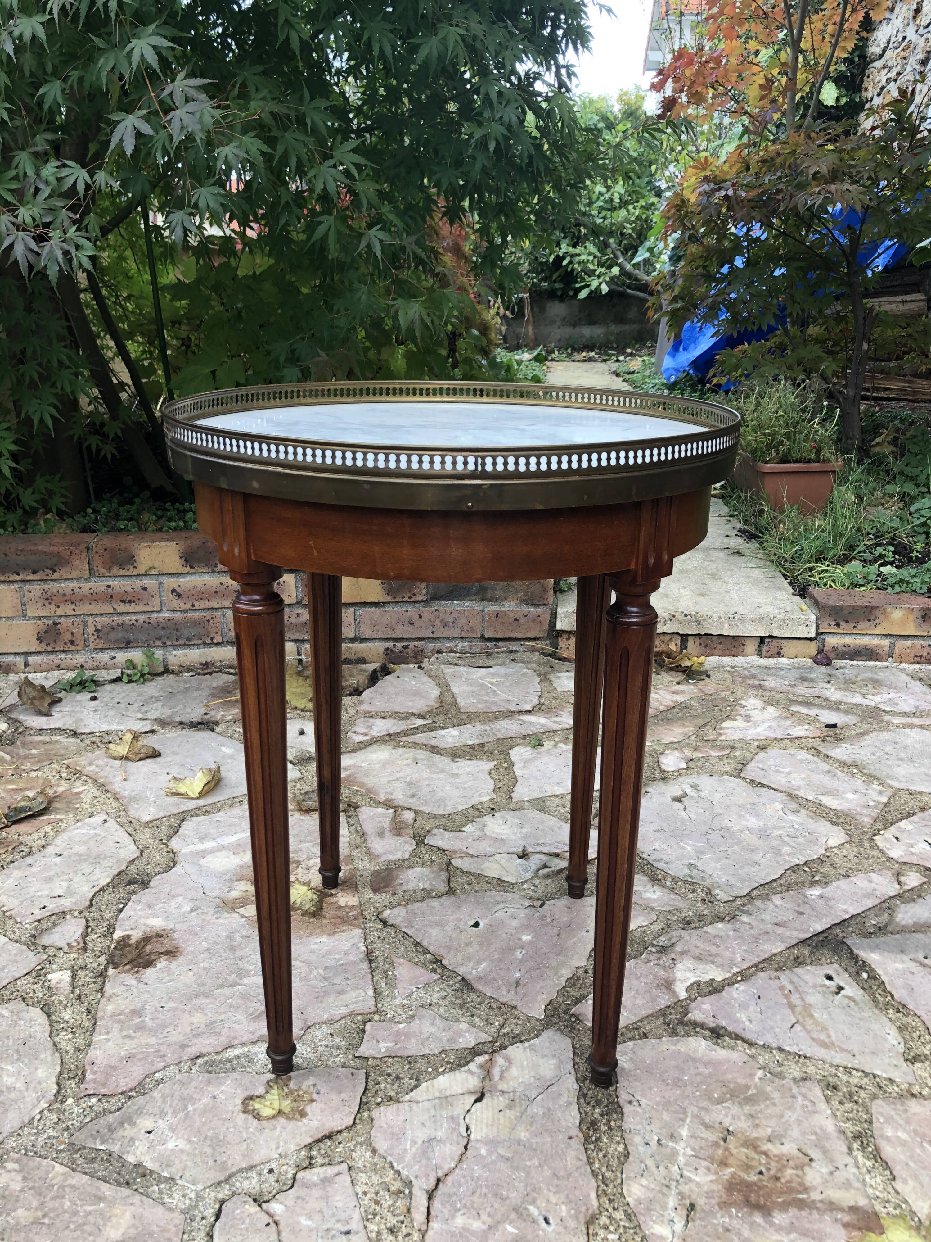 Table bouillotte