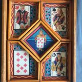 Nain jaune ancien en bois