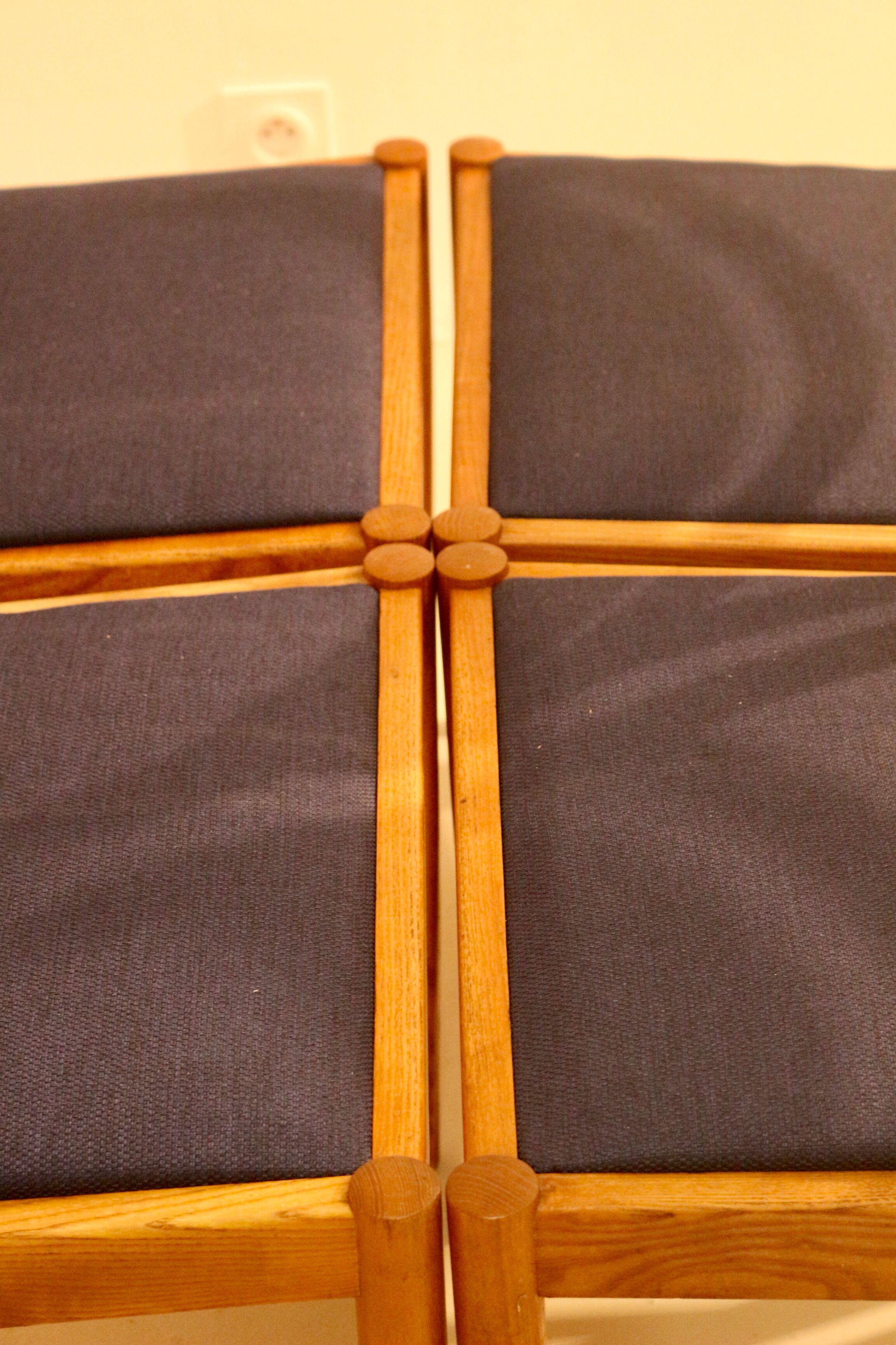 Lot de 4 chaises vintage scandinaves en chêne année 60  Ref. Marcel.