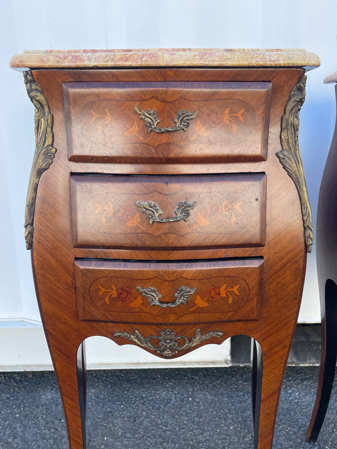 Paire de chevets style Louis XV