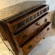 Commode pieds galbes marqueterie et marbre et garnitures