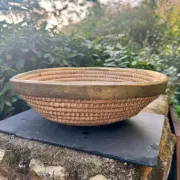 Large wicker basket in rush and brass in the style of Gabriella Crespi from the 1960s.