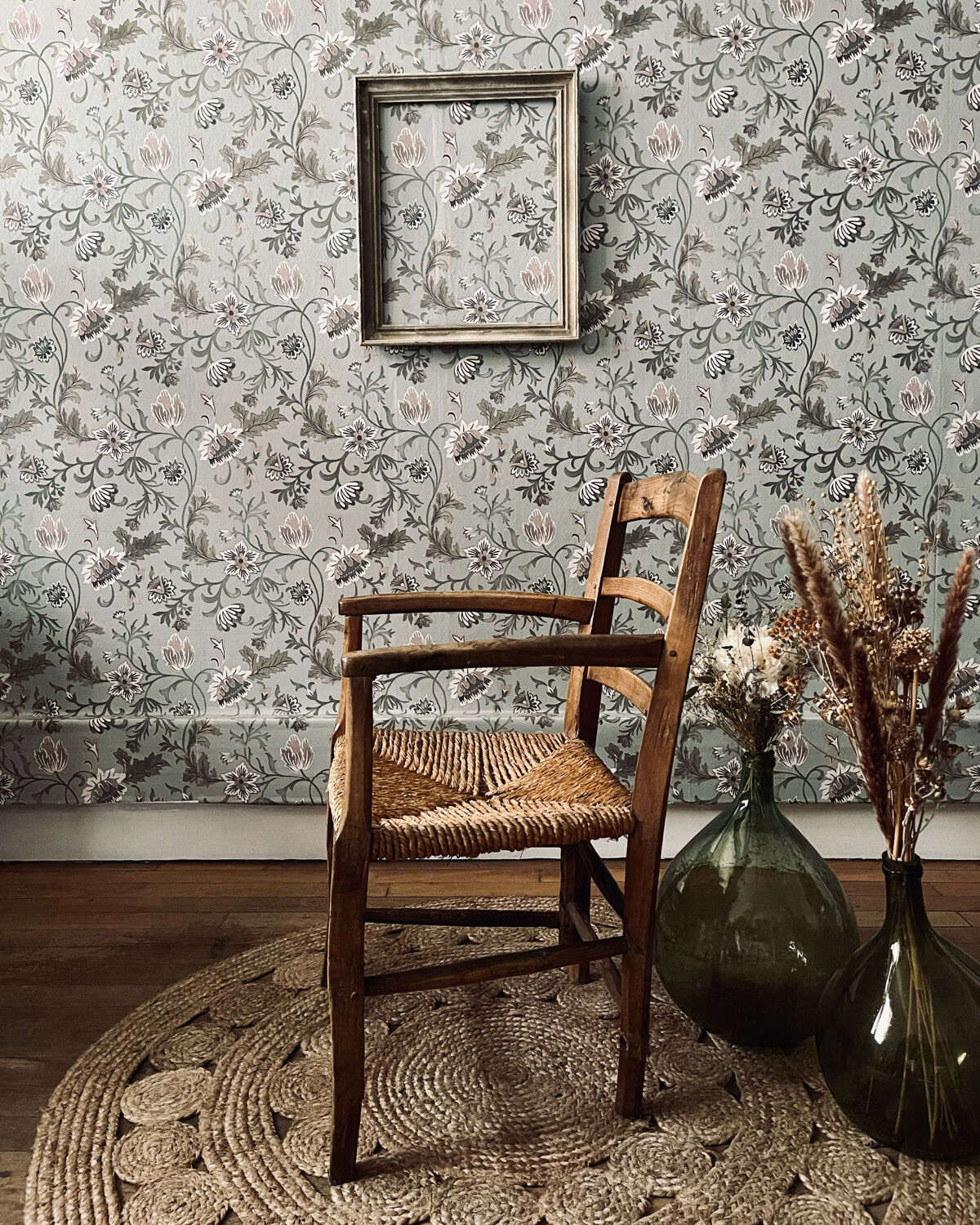 Fauteuil vintage en bois et assise paillée