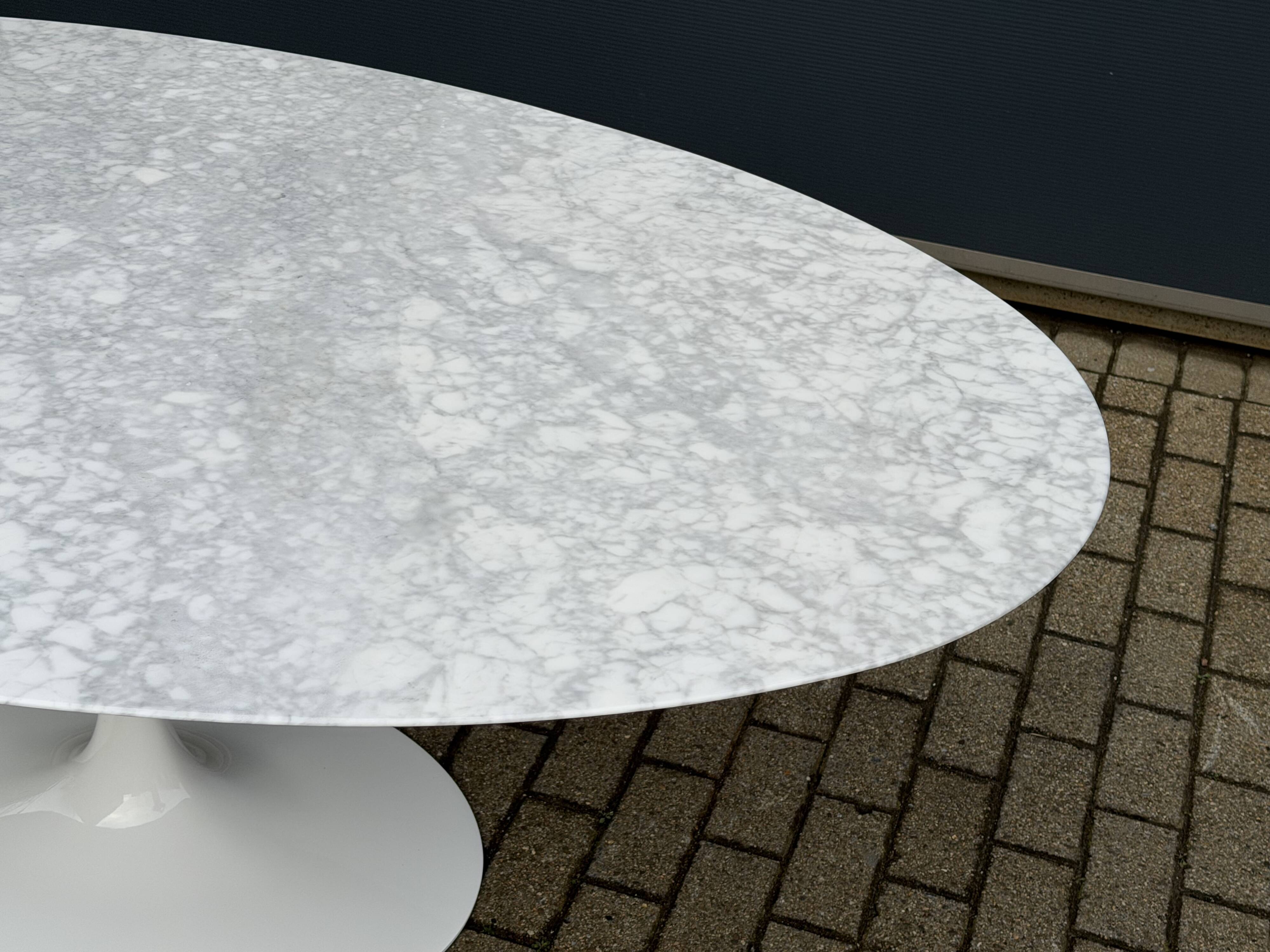 Original Knoll Tulip oval dining table (198cm) Carrara marble