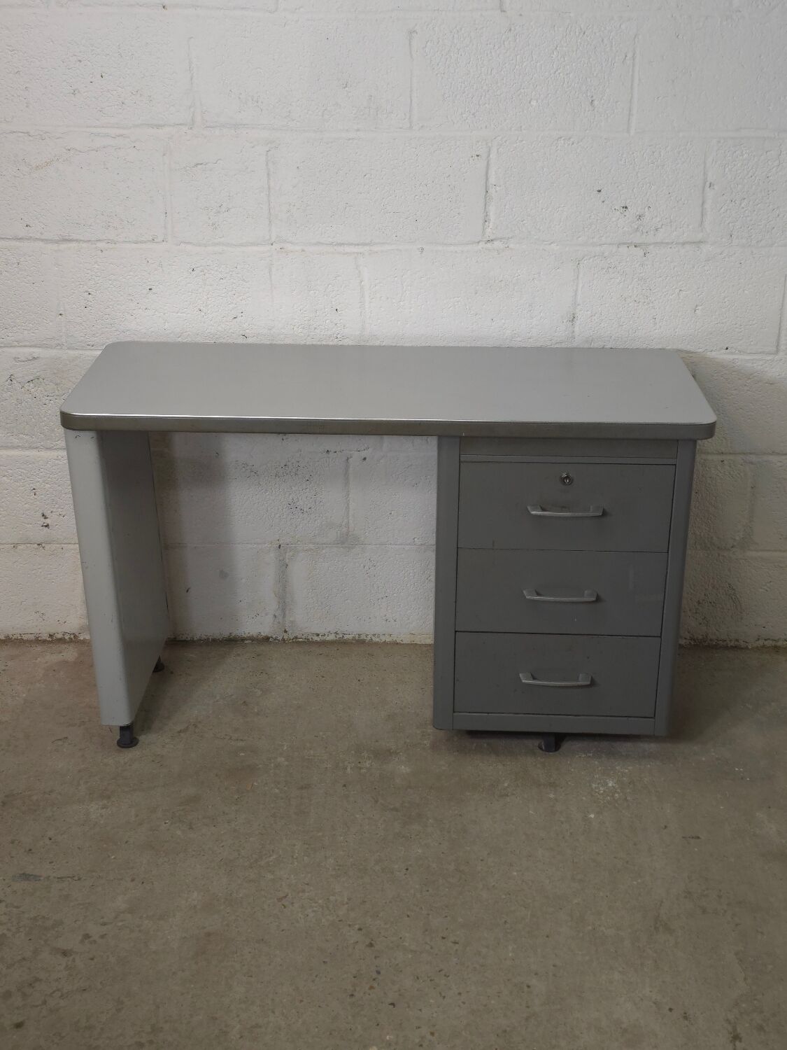 Small Ronéo desk 1970