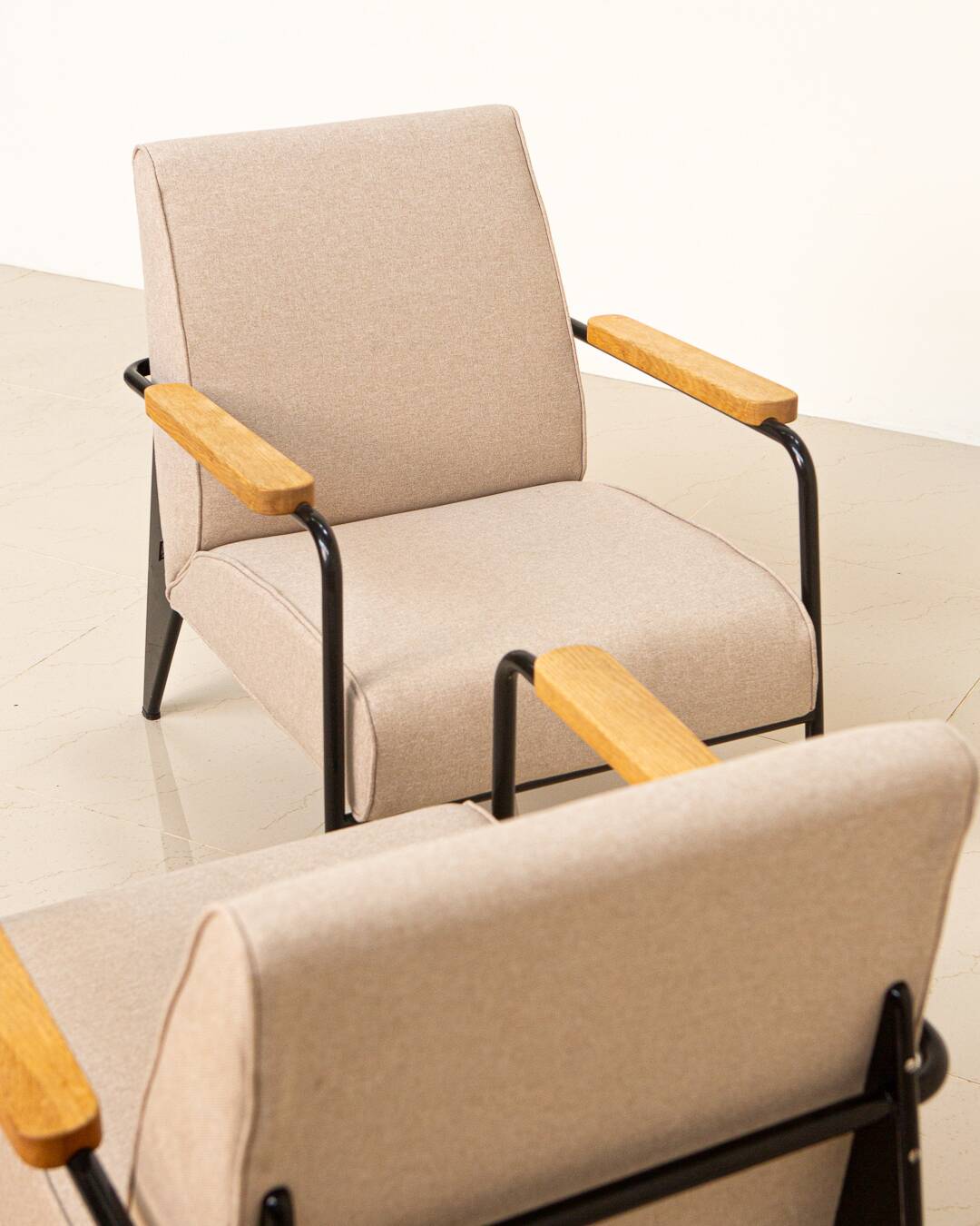 Pair of "Salon" armchairs by Jean Prouvé for Vitra 00's