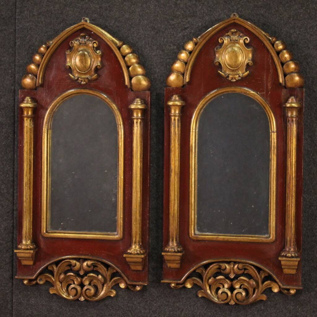 Paire de miroirs néogothiques du XXe siècle
