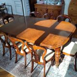Superb Victorian mahogany extending table with 12 chairs – Late 19th century