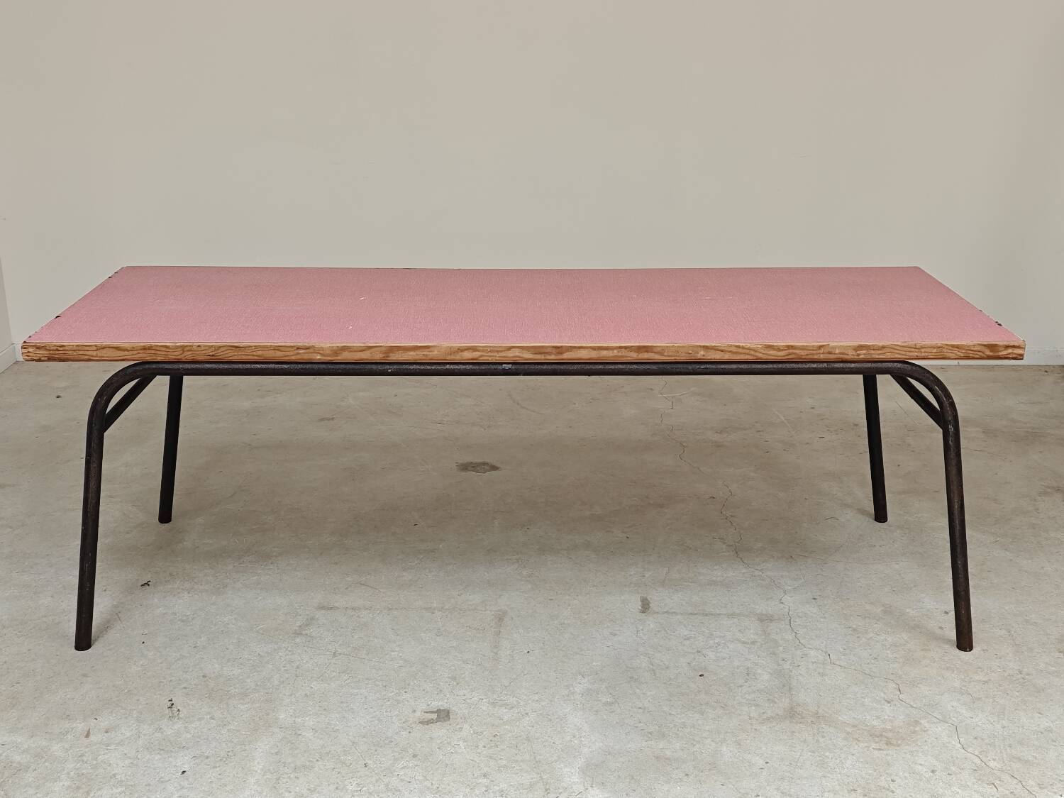 Large canteen table in pink formica and metal.