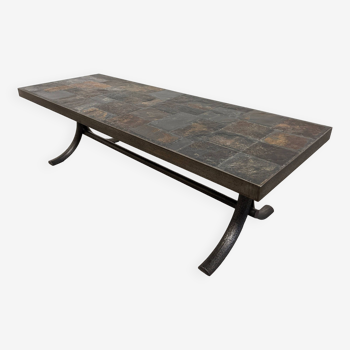 Brutalist coffee table in natural stone and wrought iron from the 60s/70s