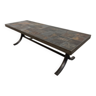 Brutalist coffee table in natural stone and wrought iron from the 60s/70s