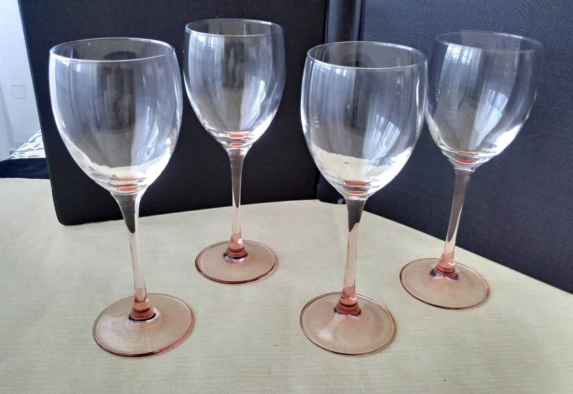 4 Luminarc wine glasses with pink stems