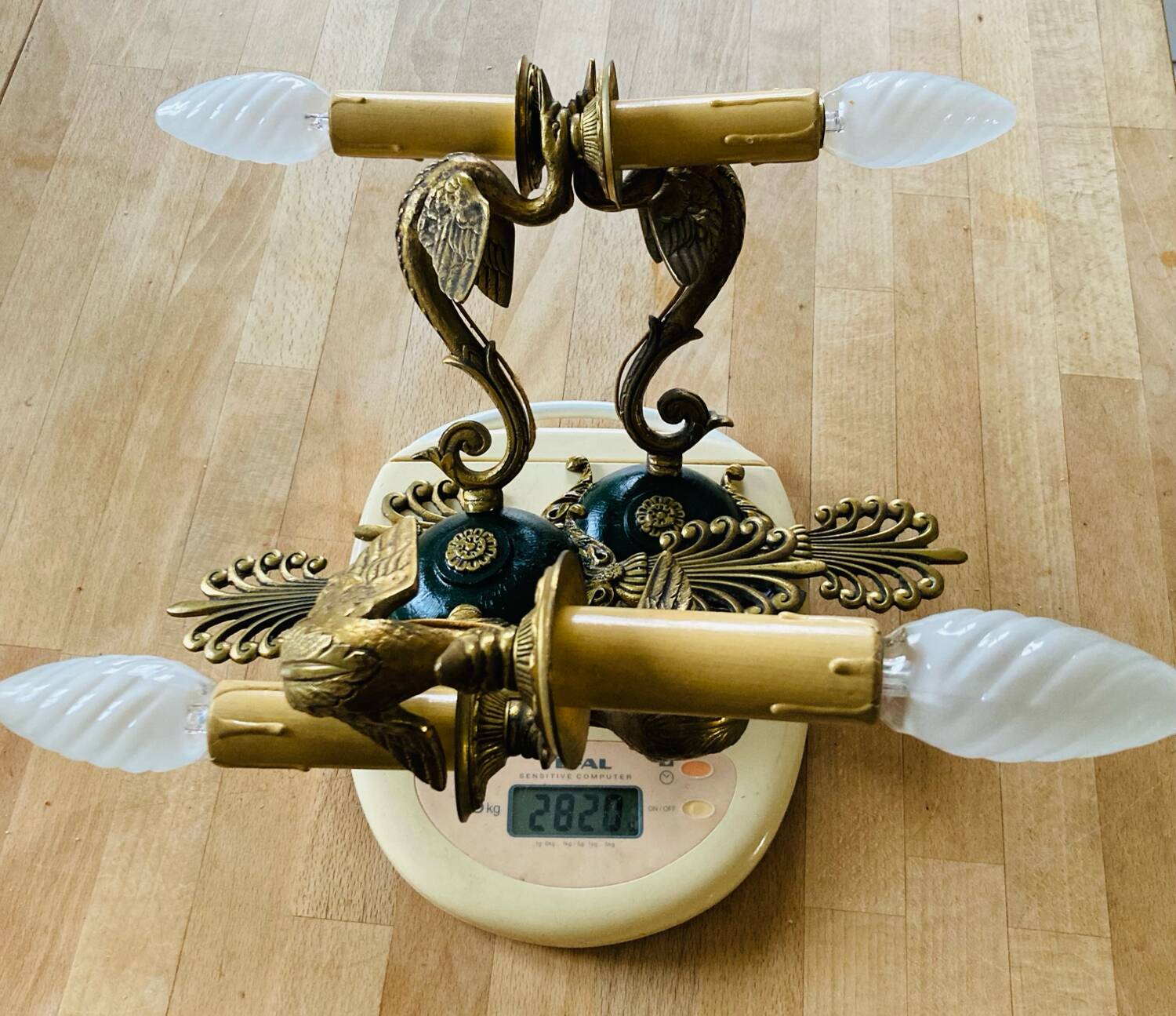 Empire bronze sconces with decorations of swans, palmettes and acanthus leaves