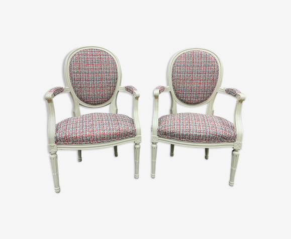 Paire de fauteuil de style louis xvi entierement restauré
