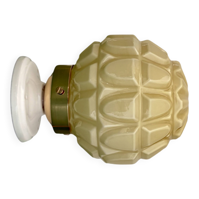 Applique globe vintage Art déco en opaline jaune pâle