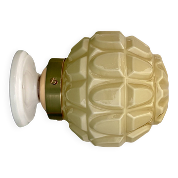 Applique globe vintage Art déco en opaline jaune pâle