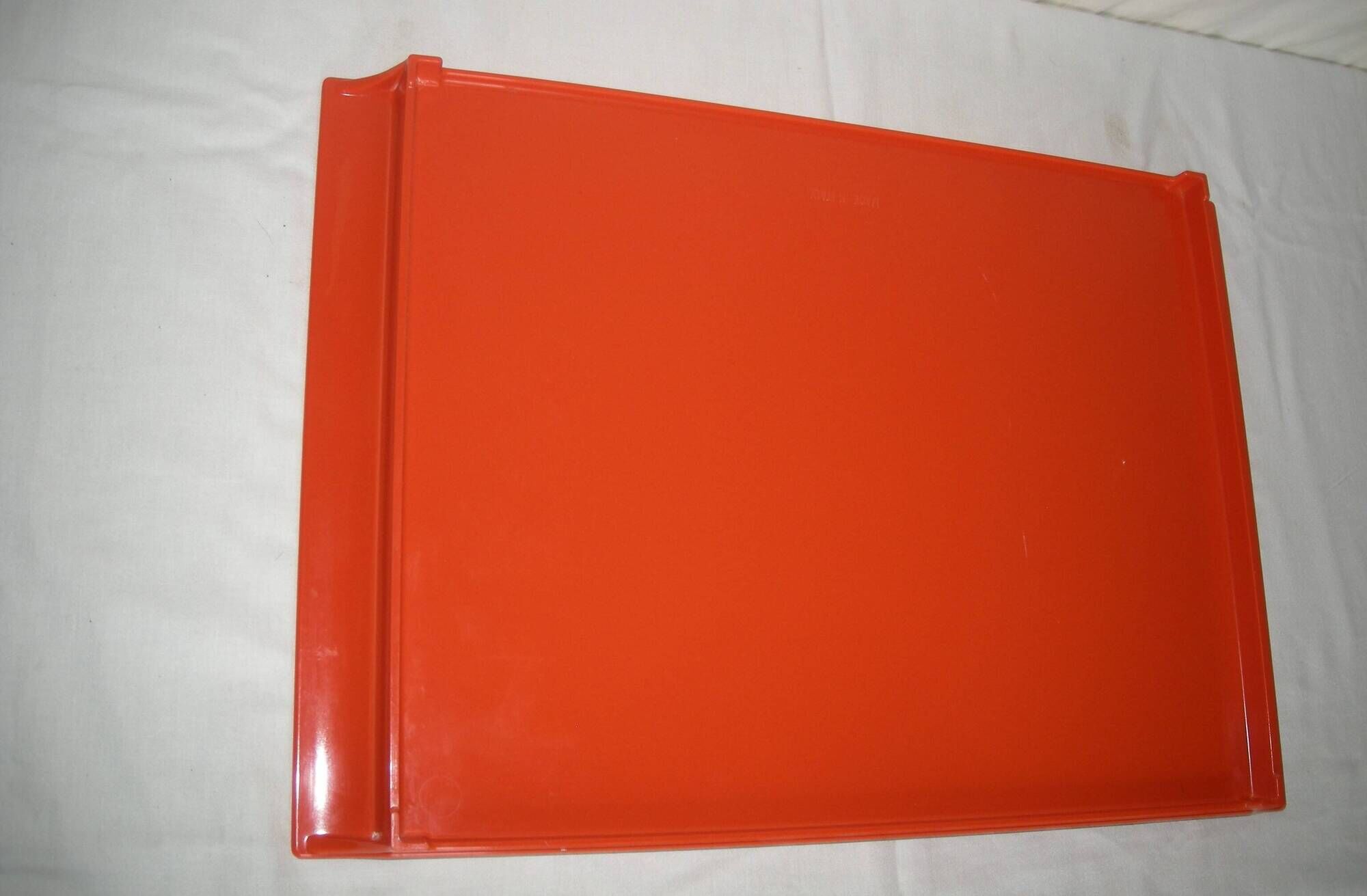 Italian orange plateau from the 60s - 70s.