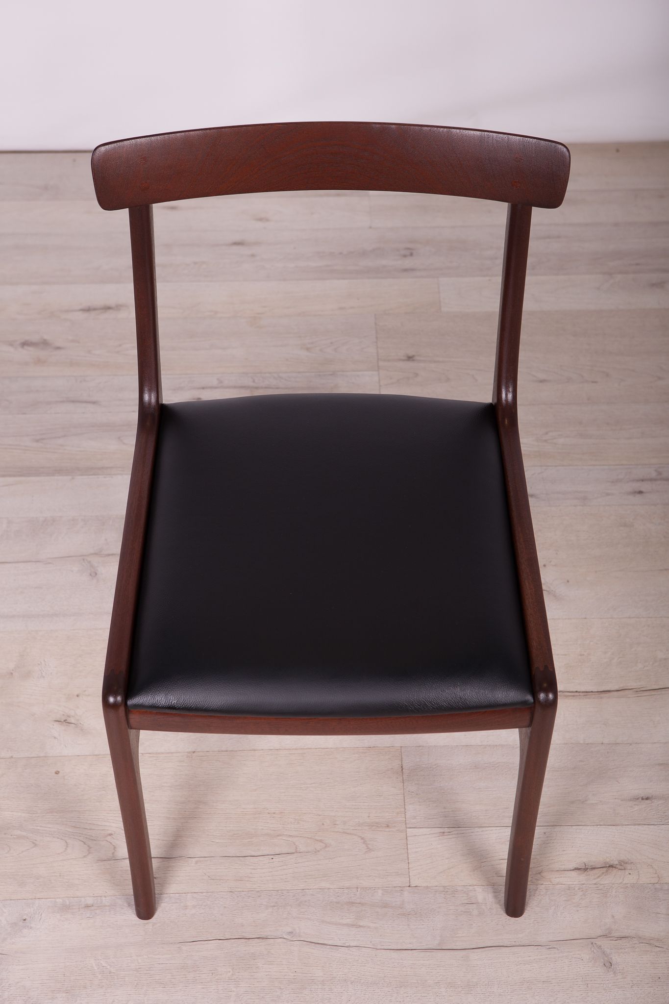 Set of 8 danish dining chairs by Ole Wanscher for Poul Jeppesens Møbelfabrik, 1960s