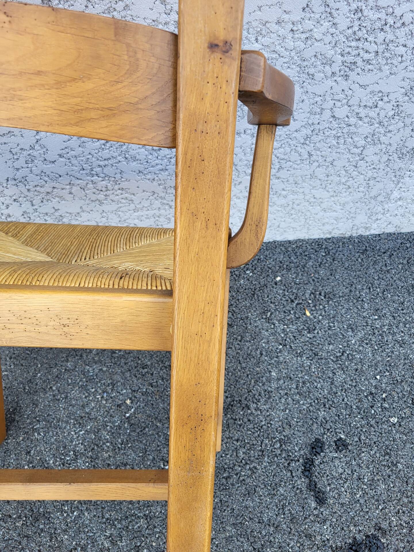 Country-style chair in solid oak