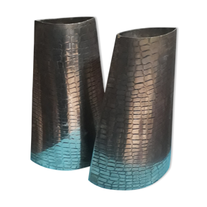 Vases en métal argenté - peau