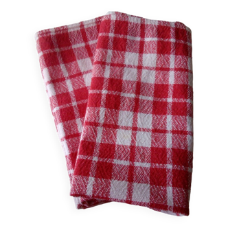 Set of 2 vintage towels