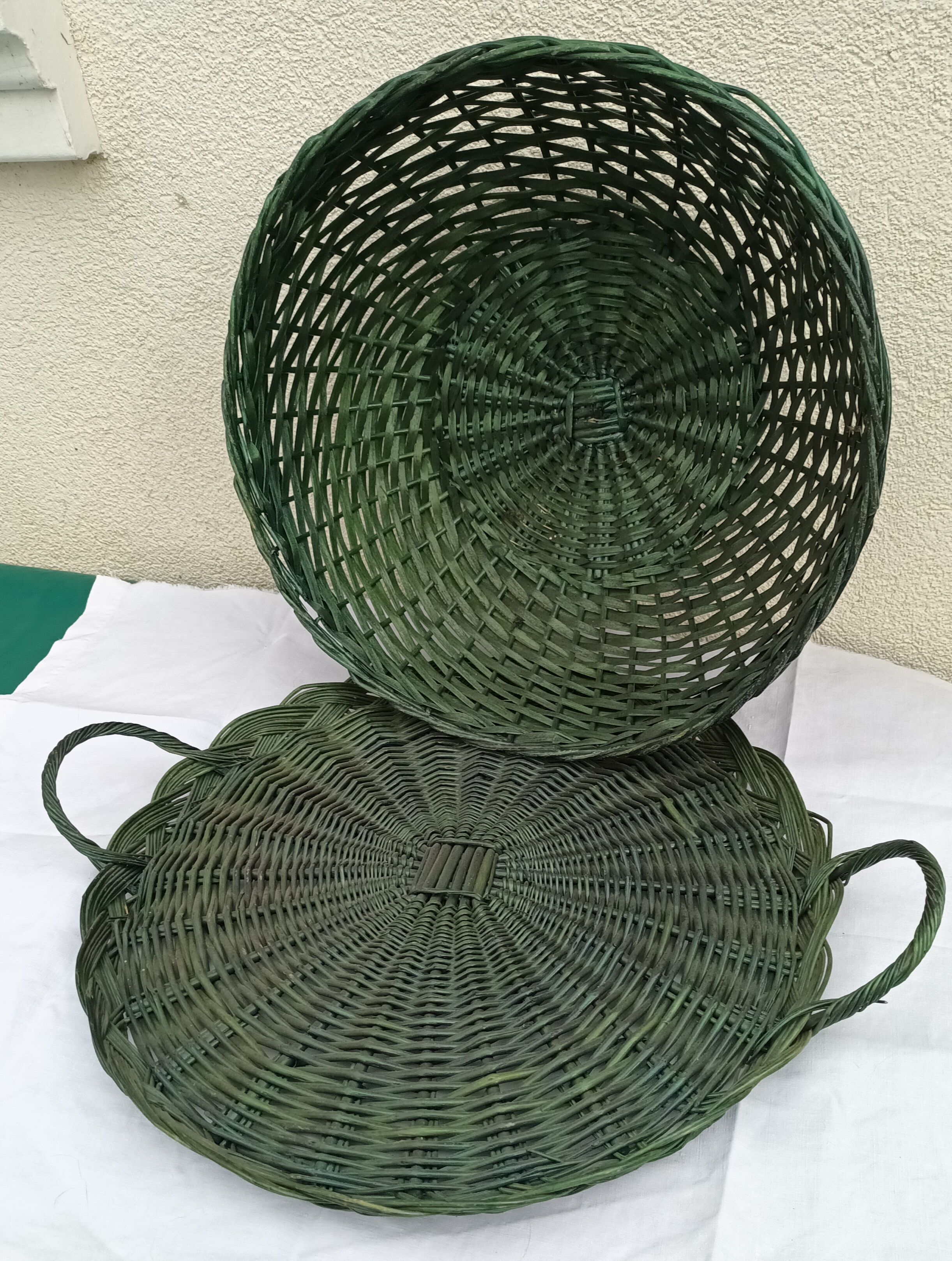 Wicker fruit tray