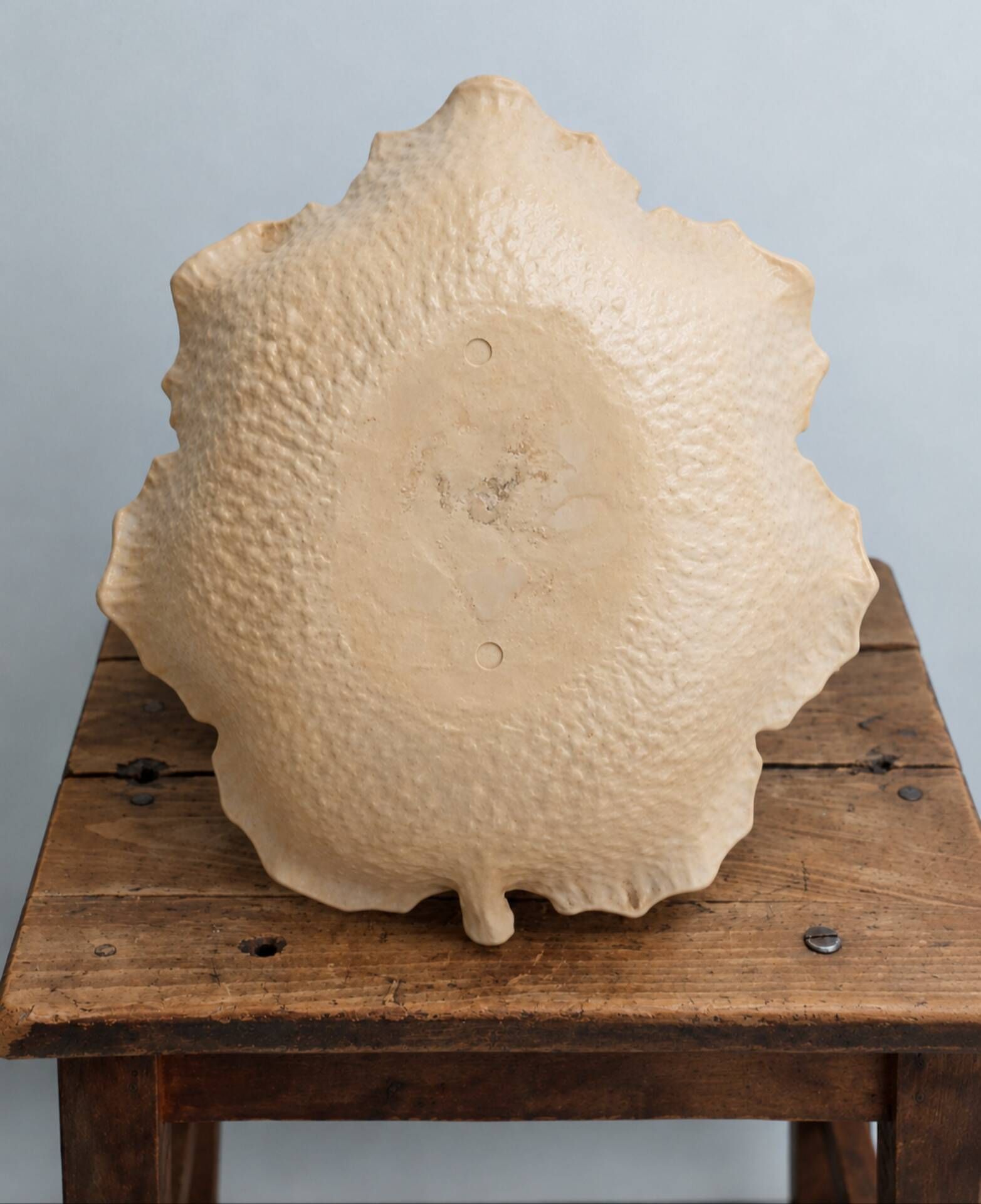 Large fruit bowl, leaf-shaped • Vintage