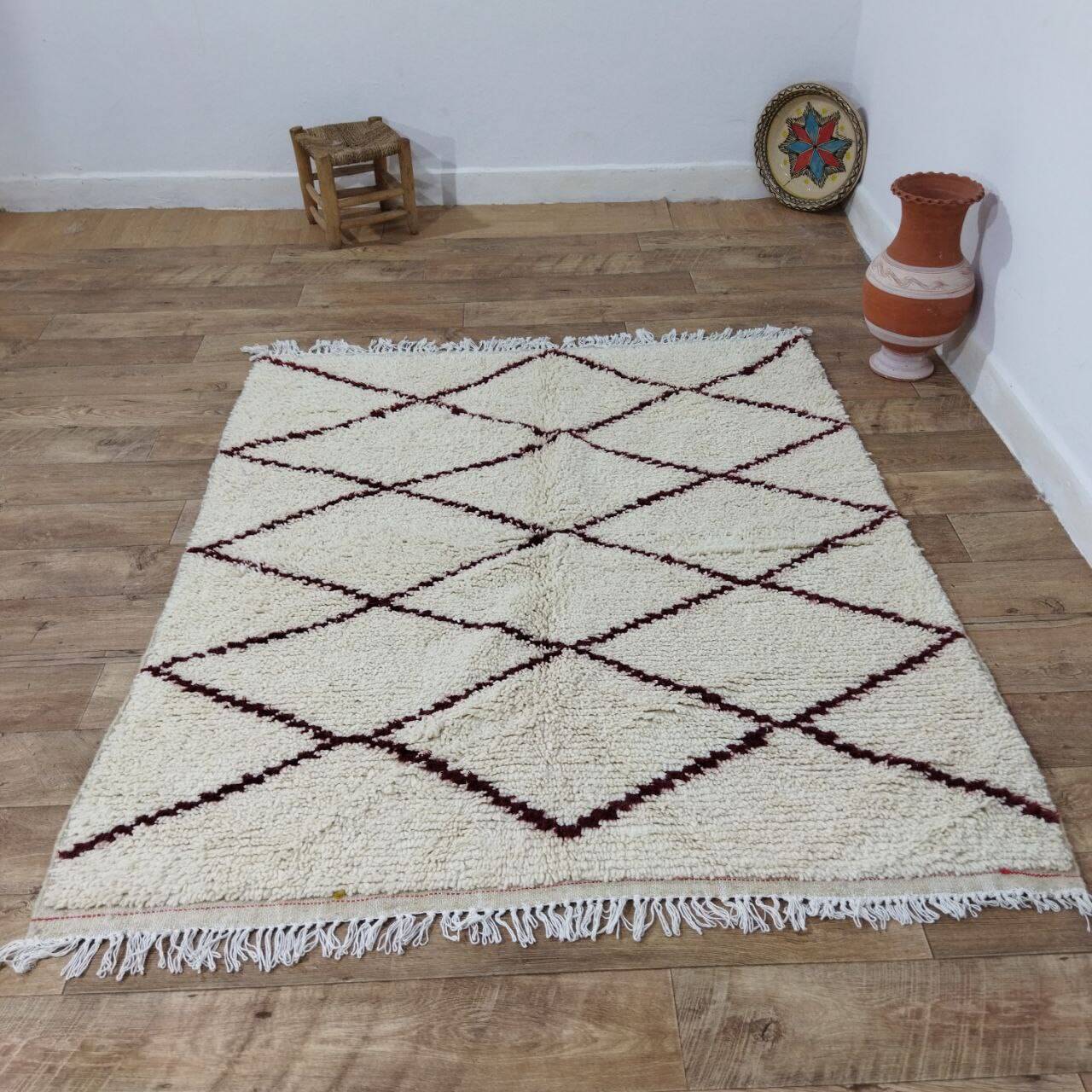 Handmade moroccan berber rug 176 x 152 cm