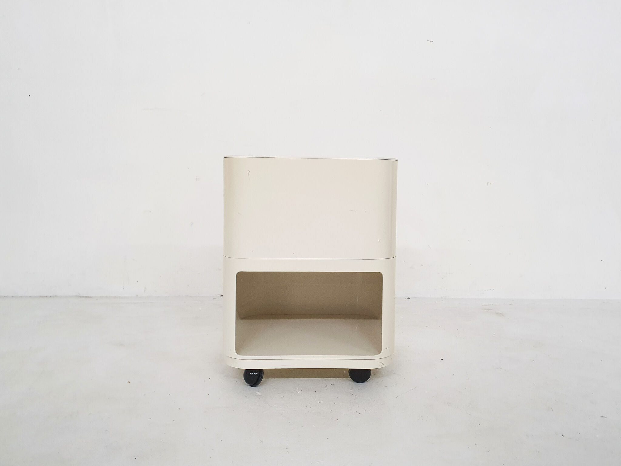 Table de nuit 'Componibili' d'Anna Castelli pour Kartell, Italie Années 1960