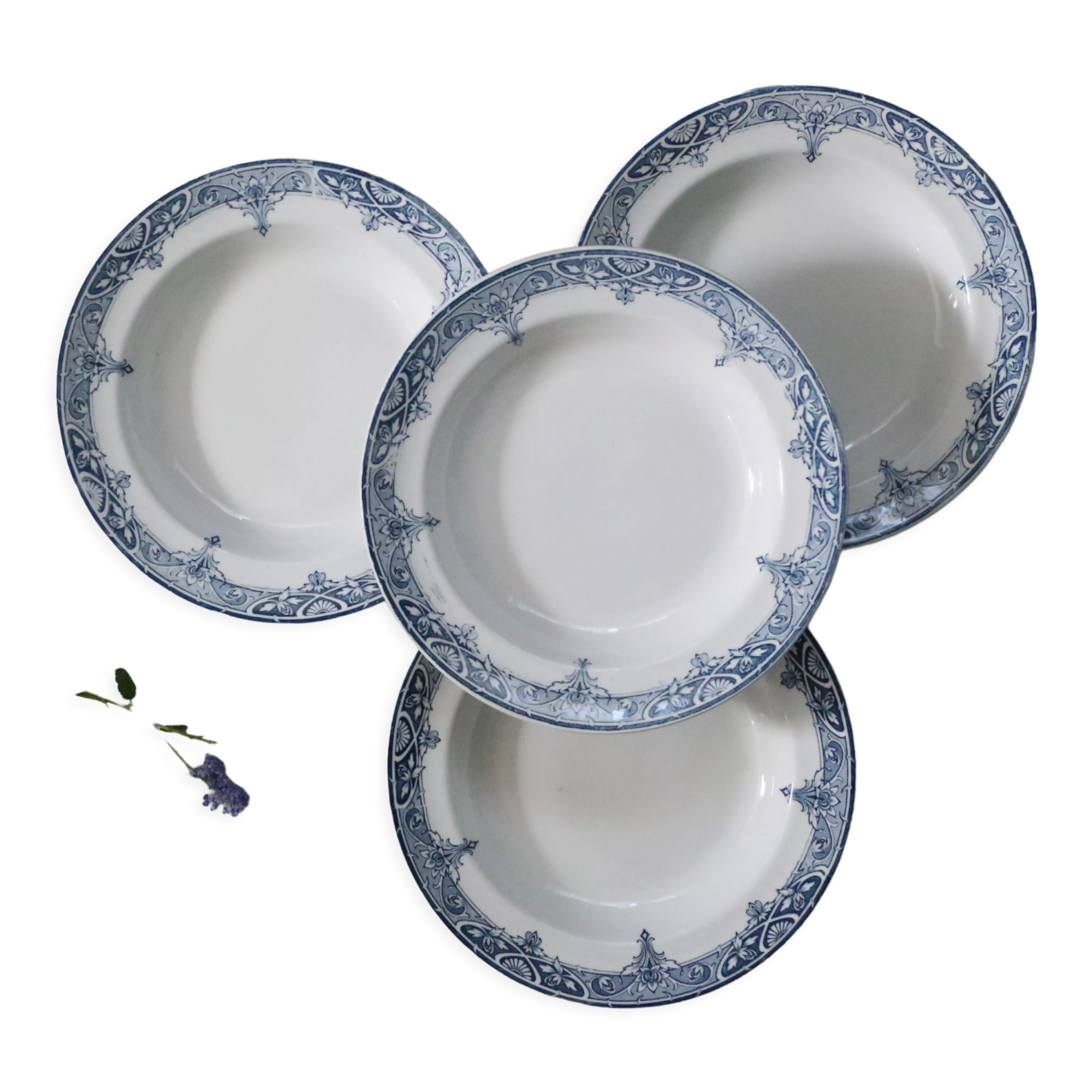 4 assiettes creuses, terre de fer, Saint Amand, modèle Atlantic