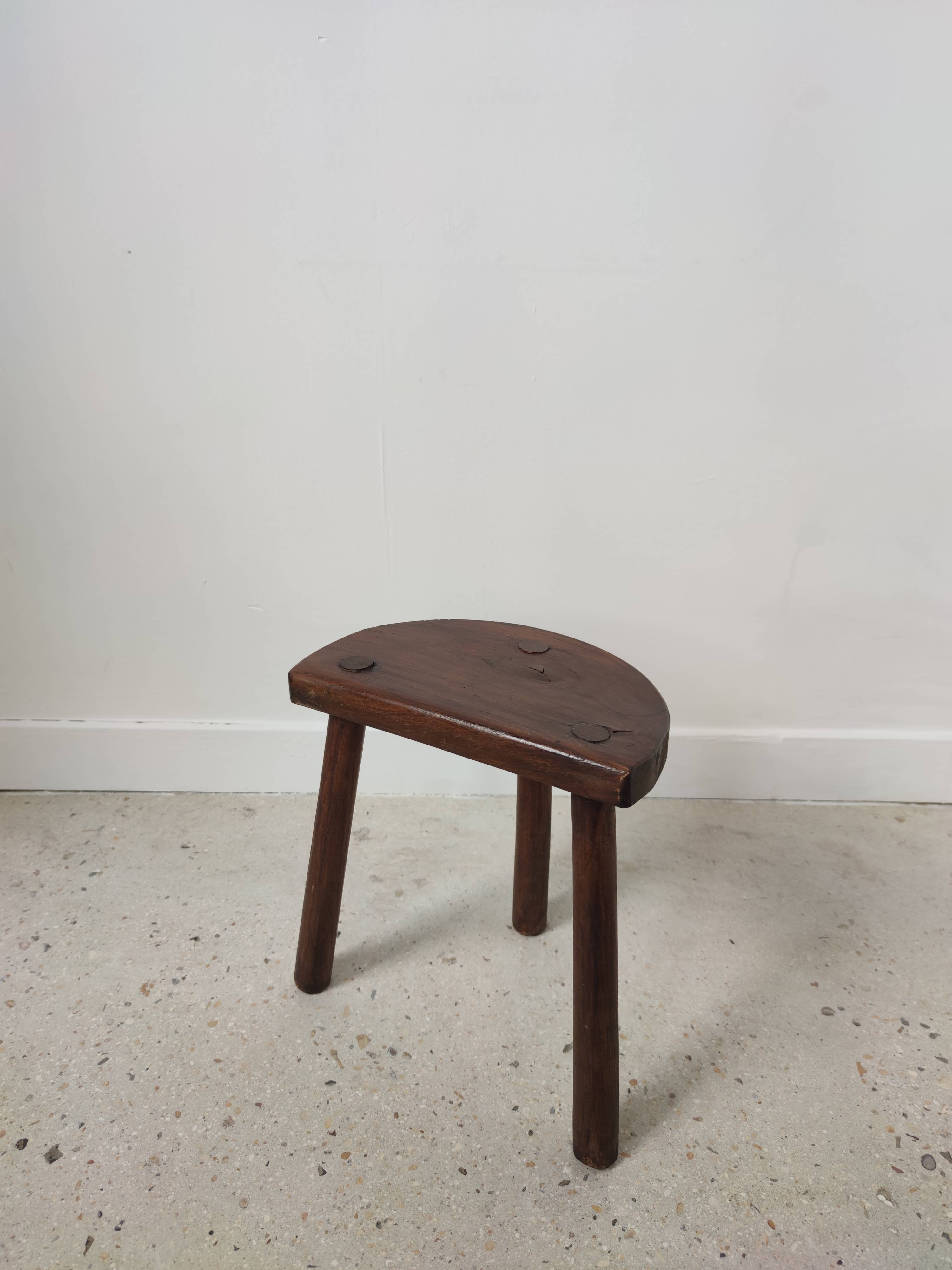 Stool in solid wood tripod seat half-moon