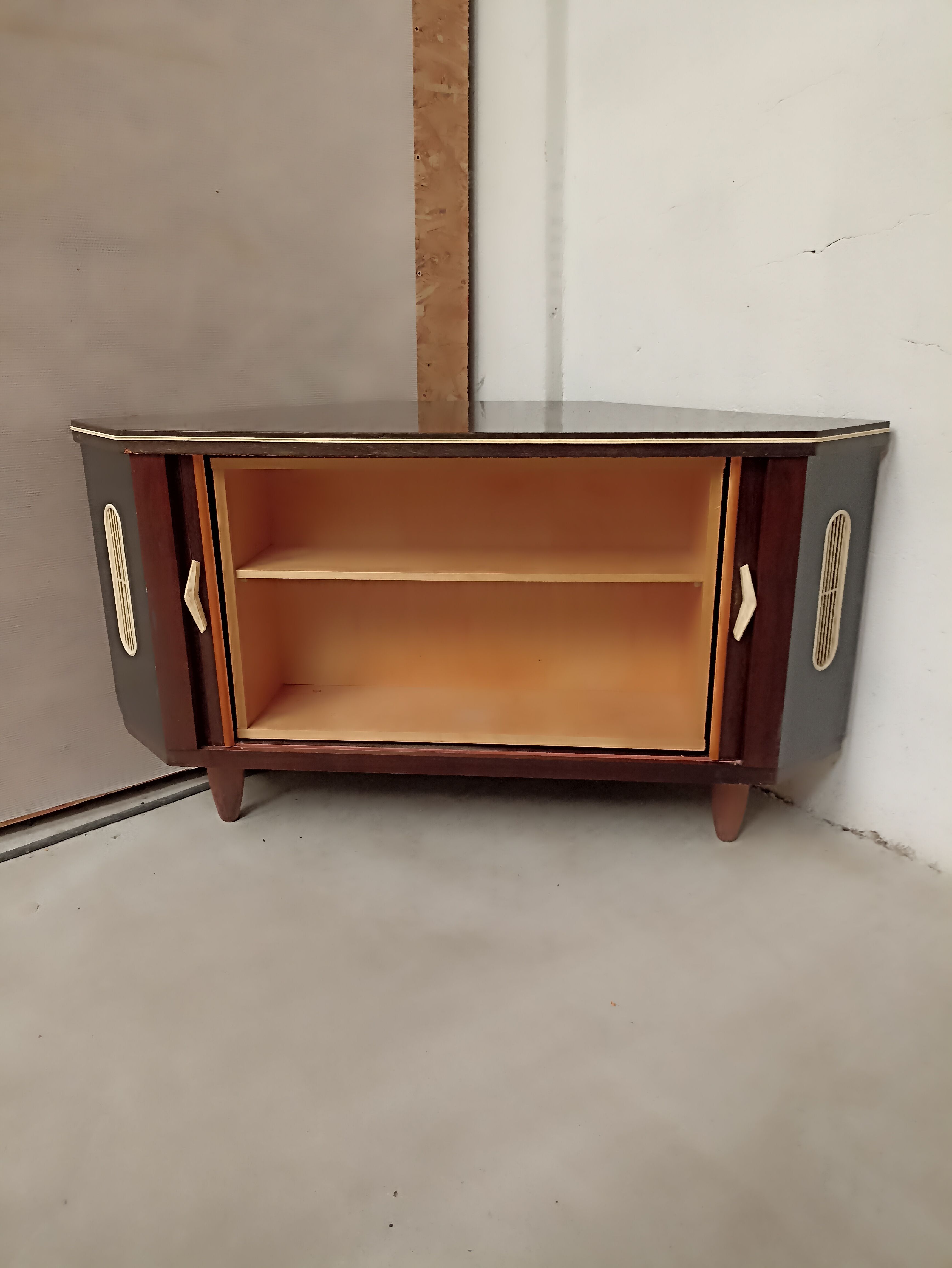 Vintage Library Bar